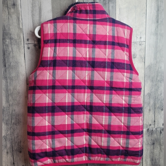 Girls NWT Vineyard Vines Reversible Sherpa Vest XS (5-6) - Picture 5 of 5